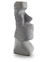 Černá socha hlavy Moai