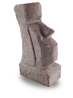 Menší široká socha hlavy Moai